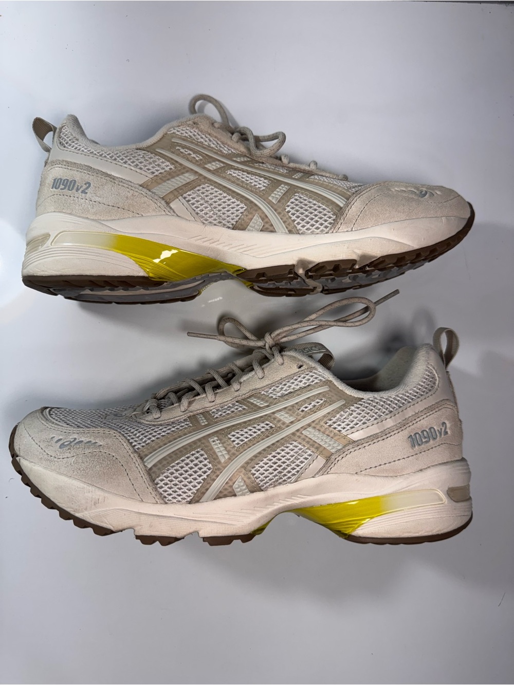 ASICS GEL-1090 V2 Women’s 9.5 Khaki Beige Oyster Grey 1202A480-250 Y2K Sneakers